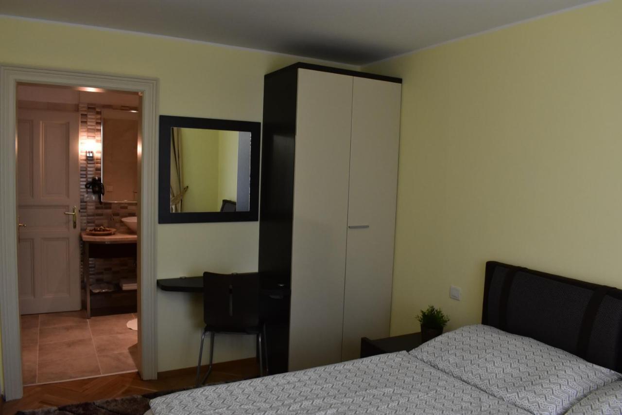 Apartment Vikroria - Hálkova 5 Praha Exteriér fotografie