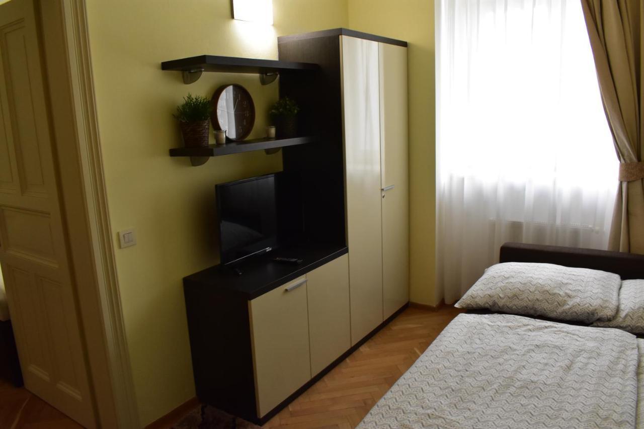 Apartment Vikroria - Hálkova 5 Praha Exteriér fotografie