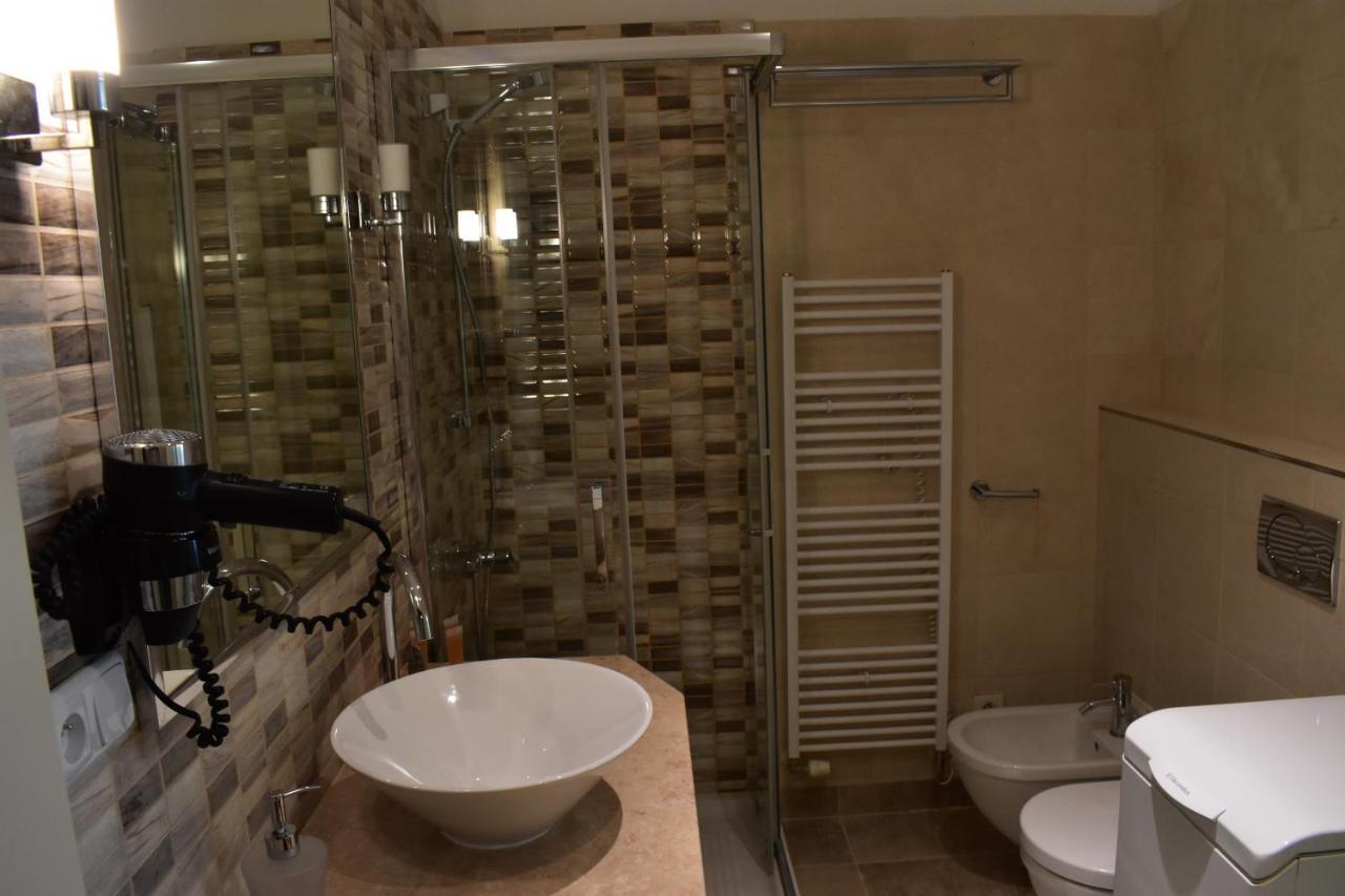Apartment Vikroria - Hálkova 5 Praha Exteriér fotografie